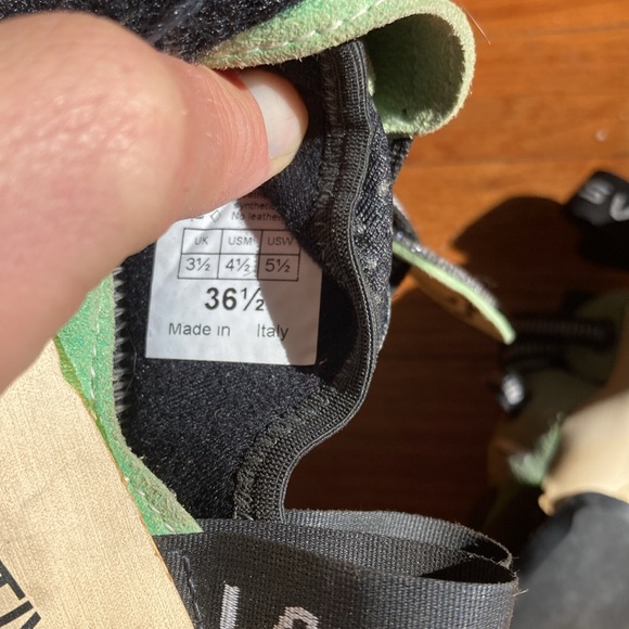 La Sportiva Futura Climbing Shoes *Like New* - Picture 6 of 6